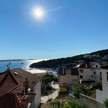 House Erin Tara Sigrid, Hvar